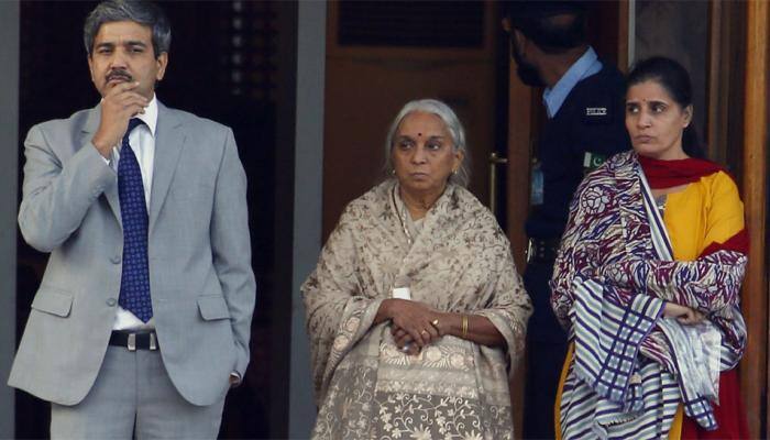 Watch: Pakistani journalists heckle Kulbhushan Jadhav&#039;s mother, wife