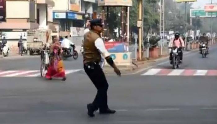 Beat It! Indore traffic cop dances his way to regulate motorists