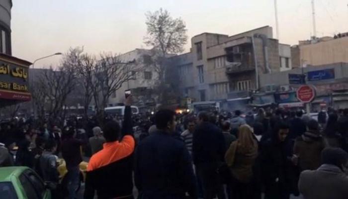 Unrest in Iran, ten dead in overnight street protests Unrest in Iran, ten dead in overnight street protests