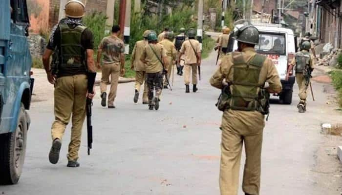 Terrorists fire at police station in Jammu and Kashmir&#039;s Pulwama