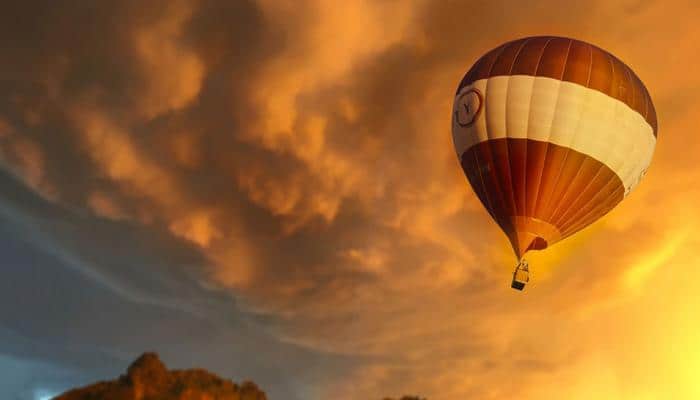 Hot air balloon crashes in Egypt, 1 tourist killed, 7 injured