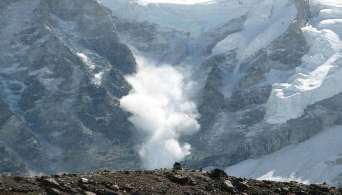 Avalanche strikes car carrying six in J&amp;K's Kupwara