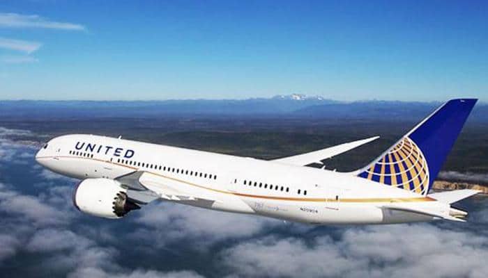 Passenger&#039;s poop forces United Airlines flight to make unscheduled landing