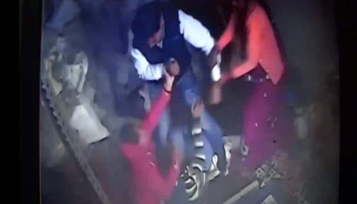 Madhya Pradesh: Factory owner mercilessly beats up girl after she alleges harassment
