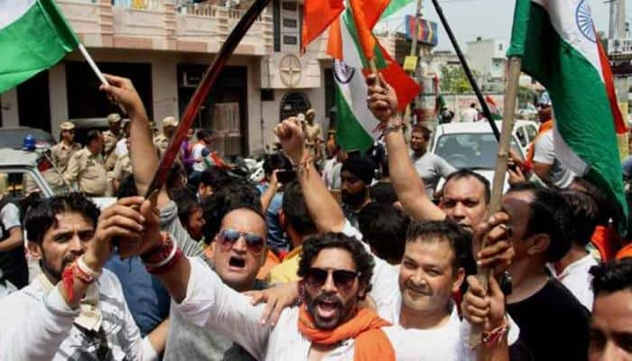 In Uttar Pradesh, Bajrang Dal activists force Muslim leaders to stand for Vande Mataram