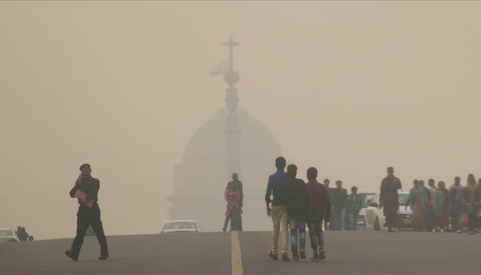 Dense fog, low visibility hit Delhi again, air pollution remains &#039;poor&#039;