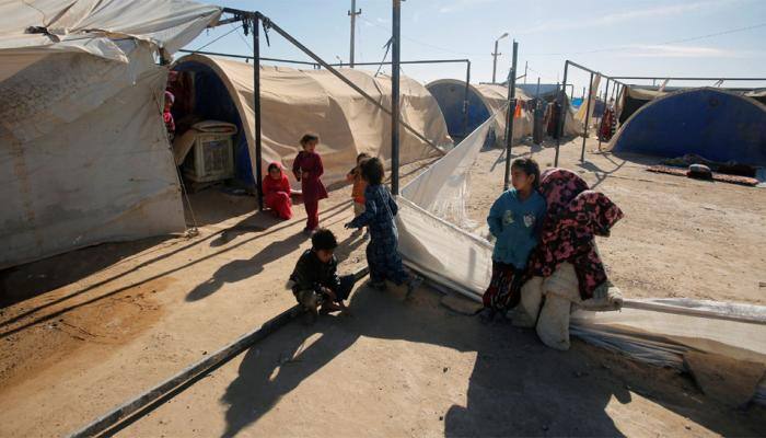 Iraq returning displaced civilians from camps to unsafe areas