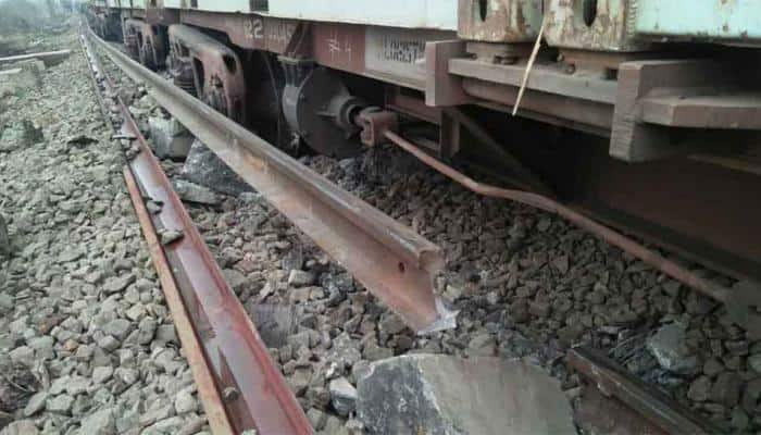 8 coaches of goods train derail in Uttar Pradesh&#039;s Barabanki