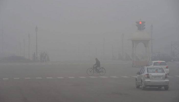 Foggy morning in Delhi, 22 trains cancelled, 49 delayed