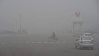 Foggy morning in Delhi, 22 trains cancelled, 49 delayed