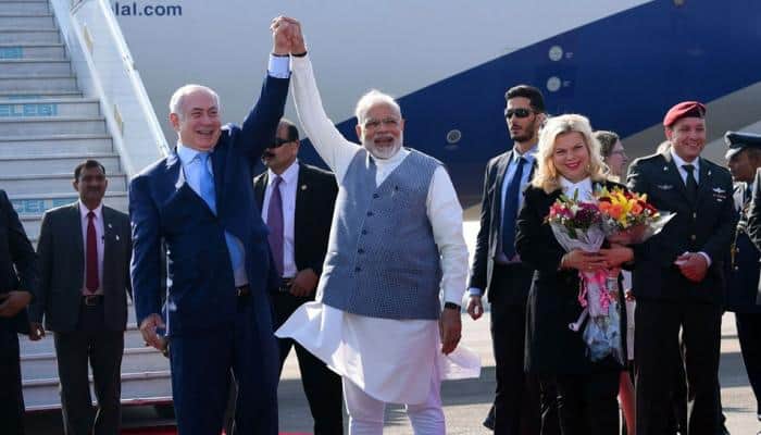  Benjamin Netanyahu in India: Israeli PM thanks Narendra Modi for the &#039;personal welcome&#039; at airport