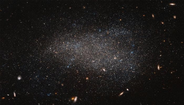 Lonely black hole hiding in giant star cluster identified