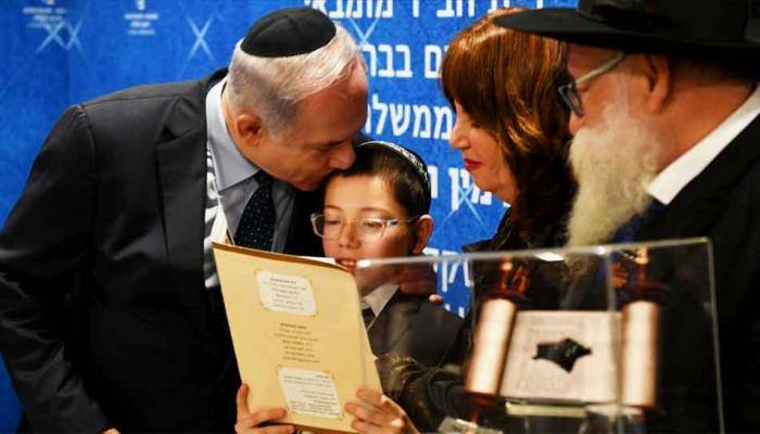 Israeli PM Benjamin Netanyahu meets 26/11 survivor 'Baby Moshe' at Nariman House
