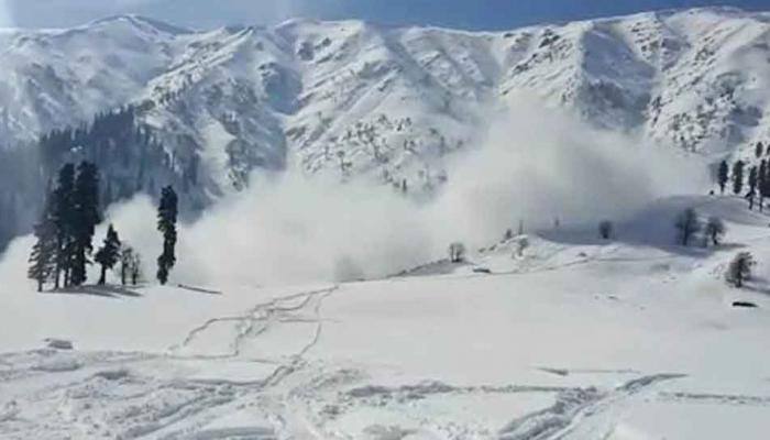 Swedish skier killed in avalanche at Gulmarg, another rescued 