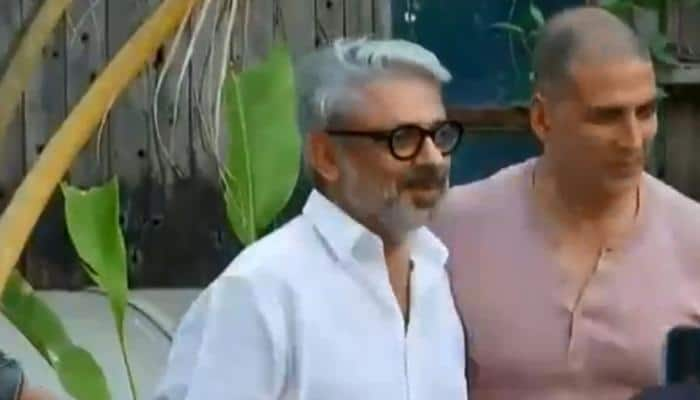 Akshay Kumar, Sanjay Leela Bhansali confirm &#039;PadMan&#039; release pushed to Feb 9 for &#039;Padmaavat&#039;—Watch   