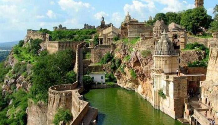 Ahead of &#039;Padmaavat&#039; release, Rajasthan&#039;s Chittorgarh fort shuts down as protests continue