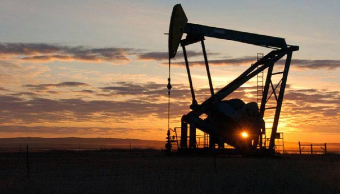 Brent oil hits $71 for 1st time since 2014 as dollar drops, US stocks decline