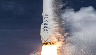 SpaceX schedules early February launch of Falcon Heavy rocket 