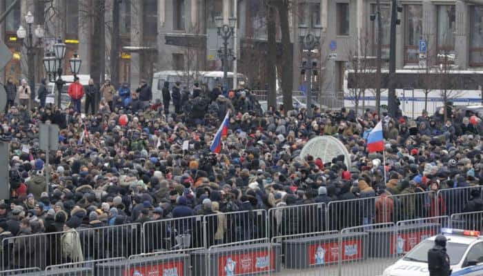 Opposition leader Alexei Navalny arrested as thousands rally against Vladimir Putin and &#039;pseudo-polls&#039;