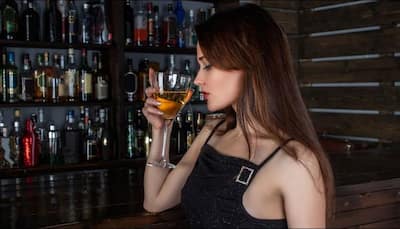Parents giving alcohol to teens may not cut risky drinking