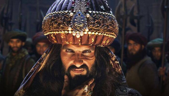 Ranveer Singh’s Khalibali goes the Gangnam Style way – Watch mash-up video