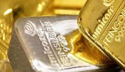 Silver falls by Rs 500 per kg, gold steady on weak demand