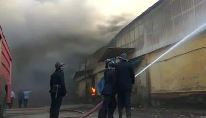 Fire breaks out at Bhiwandi&#039;s warehouse, 4 godowns gutted