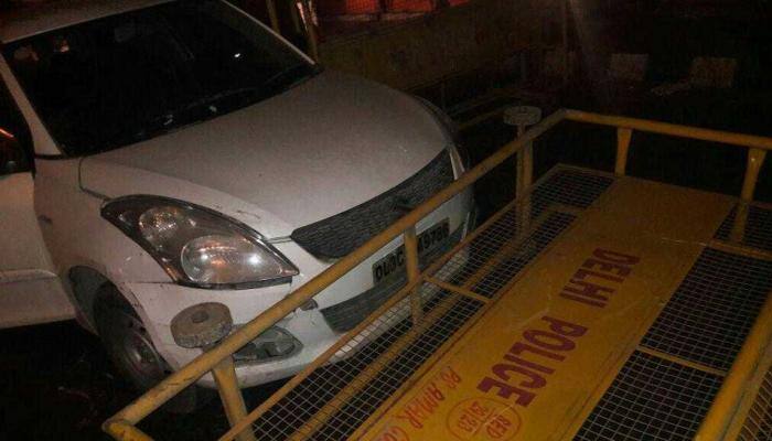 Encounter between cops and 'wanted' criminals in Delhi's Okhla Mandi