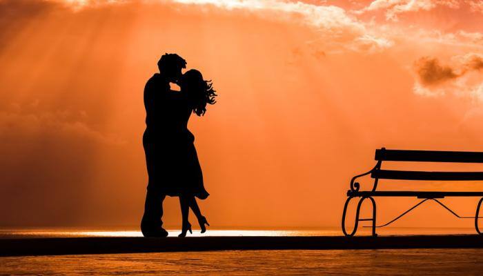 Here's how you can surprise your girlfriend this Valentine's Day