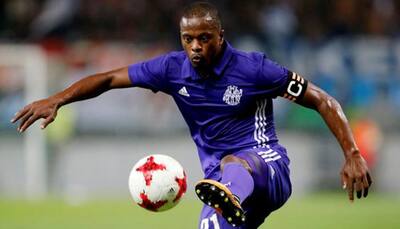 West Ham sign former Manchester United full-back Patrice Evra on short-term contract