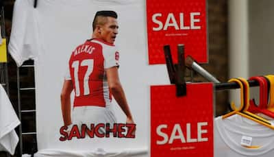 Alexis Sanchez breaks Manchester United shirt-sales record