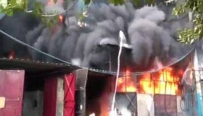 Fire breaks out in Delhi's shoe factory, 15 fire tenders at spot