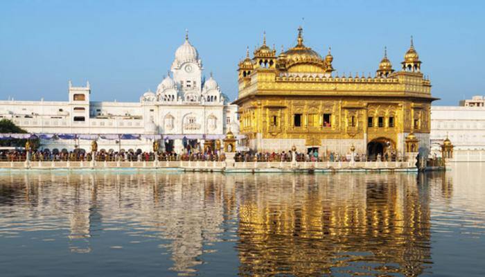 Canadian delegation visits Golden Temple ahead of Trudeau's visit