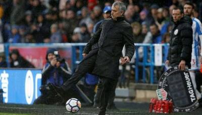 Jose Mourinho urges stuttering Manchester United to bounce back against Huddersfield