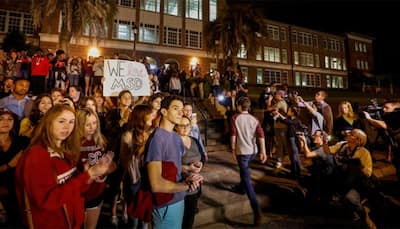  Florida shooting: Students take out march, urge lawmakers to ban assault rifles 