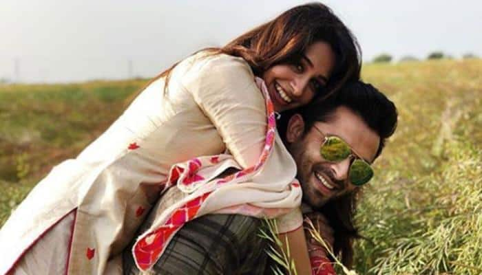 Dipika Kakar walks hand-in-hand with husband Shoaib Ibrahim, gets a royal welcome from in-laws