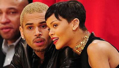 Chris Brown gives Rihanna $30,000 diamond chain