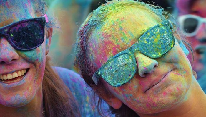 Organic guide to save hair, skin, eyes from ill-effects of Holi colours