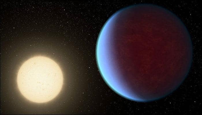 Astronomers detect water in Saturn-sized exoplanet&#039;s atmosphere