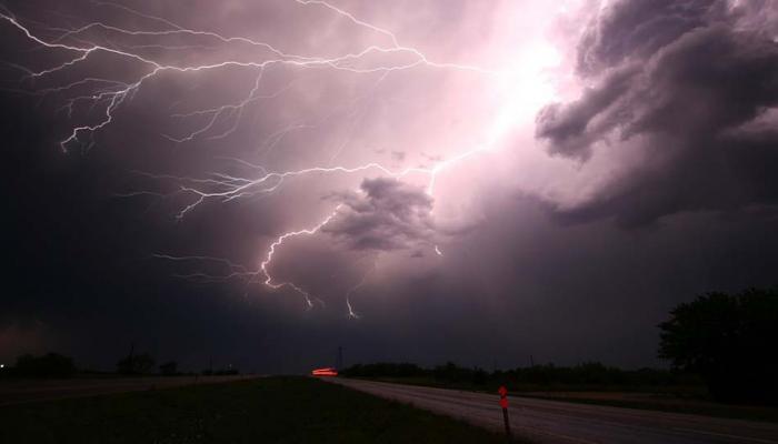 Five killed, over 90,000 left without power in US storm Five killed, over 90,000 left without power in US storm