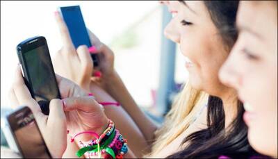 'Hyper social' tendencies behind smartphone addiction