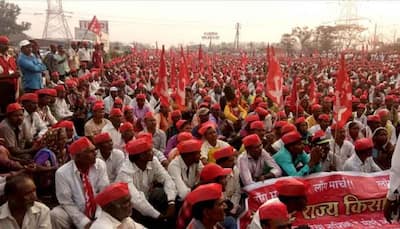 With demand for complete loan waiver, 30,000 agitated farmers to reach Mumbai today