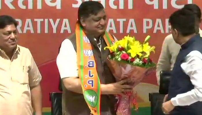 Former Samajwadi Party stalwart Naresh Agrawal joins BJP