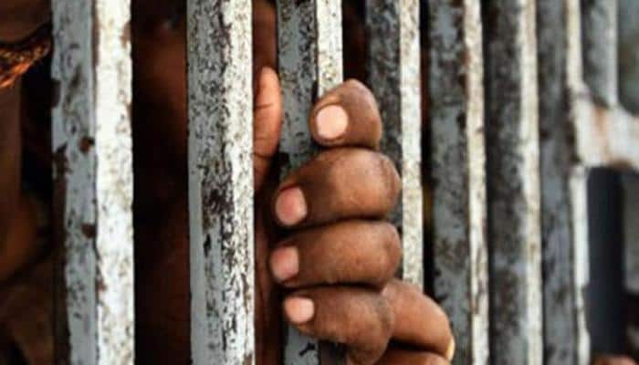 NIA raids Srinagar central jail, seizes 25 cellphones, Pakistan flag