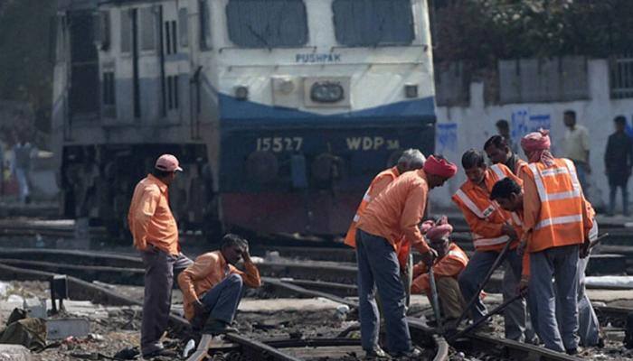 40,000 railway employees to march to Parliament for better wages