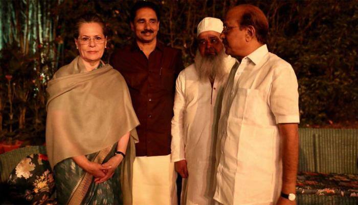 Eyeing 2019: Sonia Gandhi meets opposition leaders over dinner, Congress says &#039;no politics, just friendship&#039;