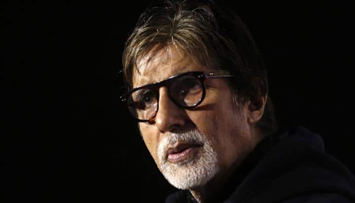 Fans in Allahabad perform prayers for Amitabh Bachchan&#039;s speedy recovery
