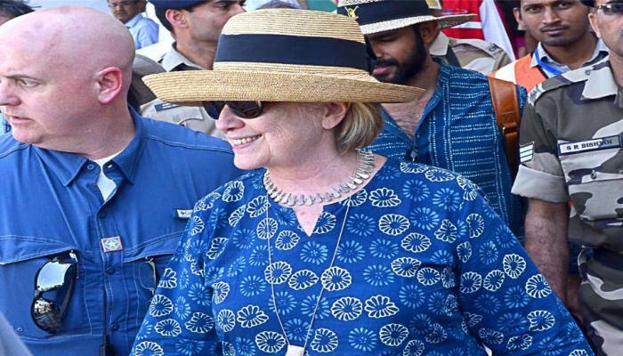 Hillary Clinton fractures hand on India trip