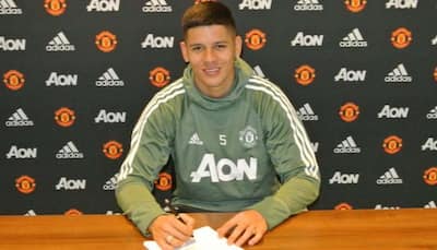 Defender Marcos Rojo extends contract to stay at Manchester United until 2021 