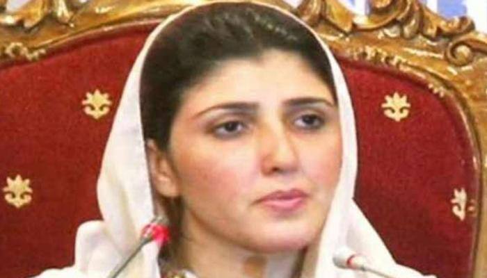 PTI women activists throw eggs, tomatoes at Ayesha Gulalai